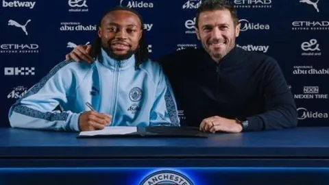 中超积分榜：海港领跑，泰山紧逼；蓉城连败退居榜尾